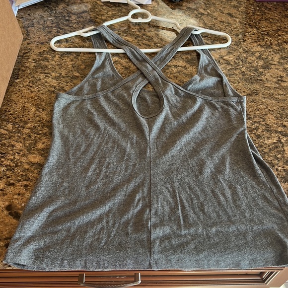 Victoria Secret Tank that Cross Crosses In the Back - Picture 7 of 8